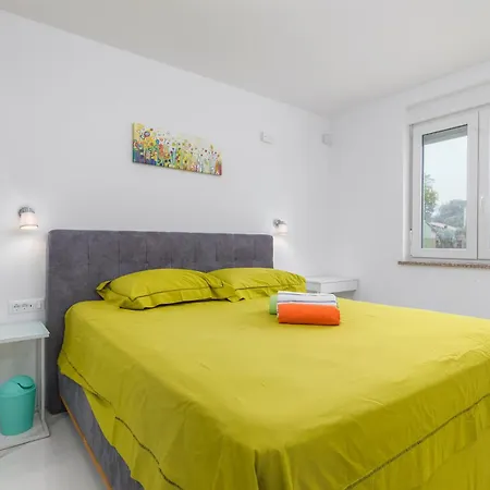 4 Bedroom Cozy In Betiga *