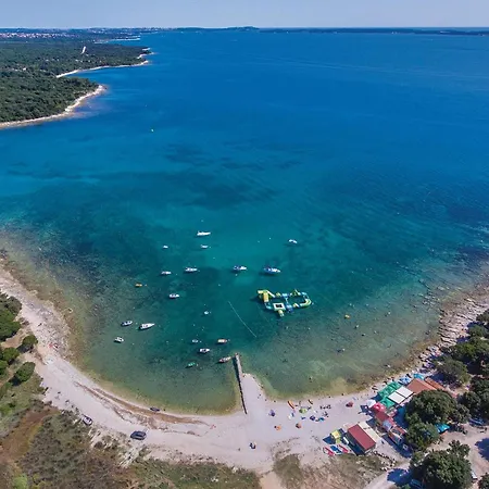 4 Bedroom Cozy In Betiga Pula
