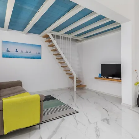 4 Bedroom Cozy In Betiga Holiday home