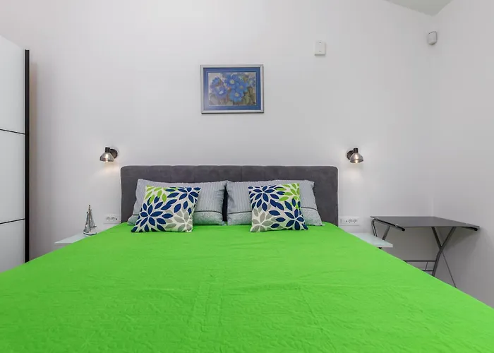 Semesterbostad 4 Bedroom Cozy In Betiga Pula